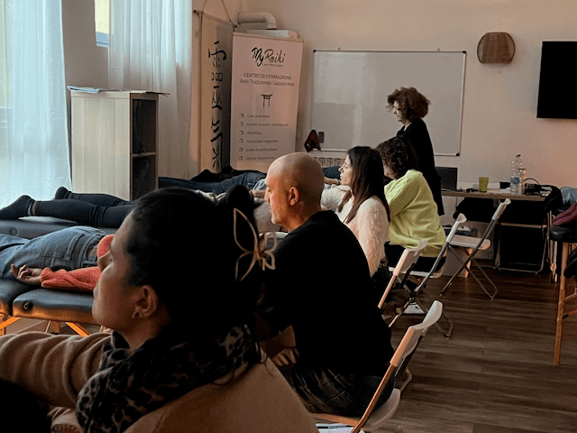 Trattamenti Reiki durante un incontro del Centro My Reiki